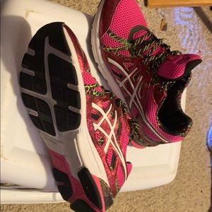 ASICS gel running shoes (new)